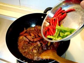 杭椒豆豉炒腊味的做法步骤：3