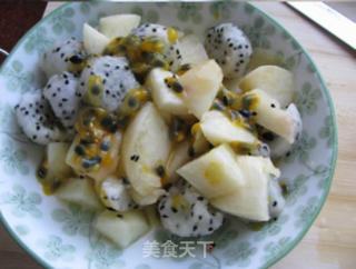 炼奶火龙果沙拉的做法步骤：3