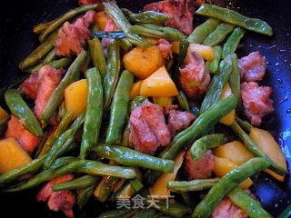 豆角土豆炖排骨（过油版）的做法步骤：4