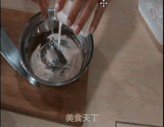 巧克力冰淇淋的做法步骤：2