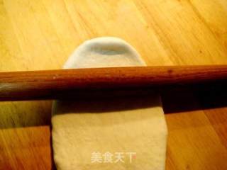 营养早餐面包精选“香肠起司饼”的做法步骤：3