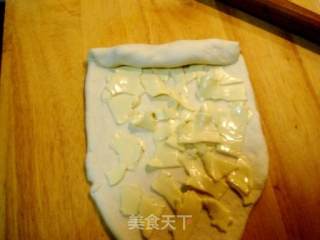 营养早餐面包精选“香肠起司饼”的做法步骤：3