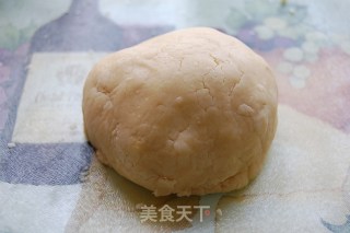 蝴蝶芝麻饼的做法步骤：2