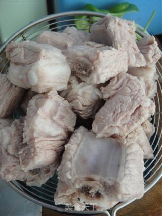 啤酒土豆炖小排的做法步骤：3