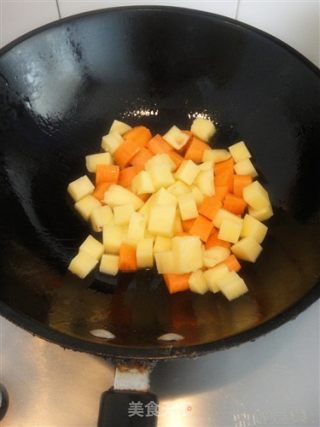 啤酒土豆炖小排的做法步骤：3