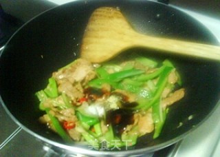 瘦肉版农家炒肉的做法步骤：2