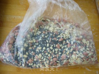 椰蓉花生芝麻酥糖的做法步骤：2