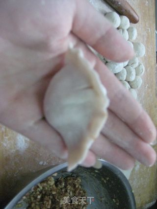 白灵水饺的做法步骤：2