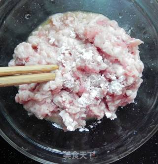 酸豆角炒肉末的做法步骤：2