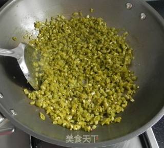 酸豆角炒肉末的做法步骤：2