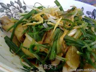 麻油姜葱鸡的做法步骤：2