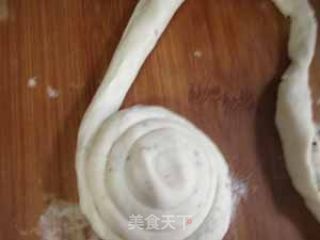 椒盐千层饼的做法步骤：4
