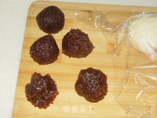 花型豆沙包的做法步骤：2