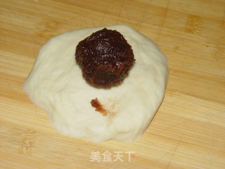花型豆沙包的做法步骤：2