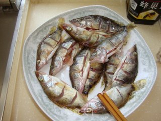 卤水鳜鱼的做法步骤：2