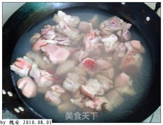 红烧猪蹄（猪手）的做法步骤：3