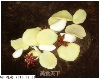 红烧猪蹄（猪手）的做法步骤：3