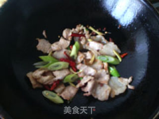 豆干尖椒的做法步骤：2