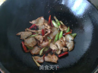 豆干尖椒的做法步骤：2