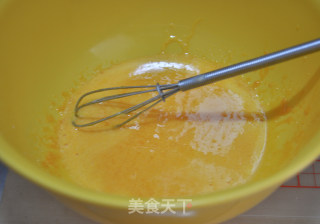 香蕉甜心戚风 无油版的做法步骤：3
