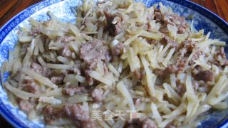 土豆丝炒牛肉的做法步骤：2