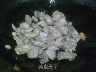 三杯鸡的做法步骤：2