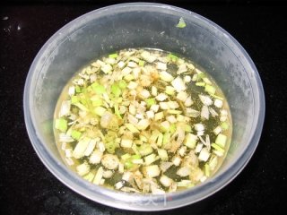 葱油饼的做法步骤：3