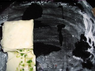 葱油饼的做法步骤：3