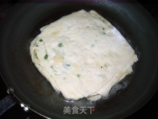 葱油饼的做法步骤：3