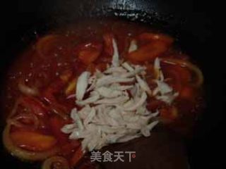 茄酱鸡丝螺丝意面的做法步骤：2