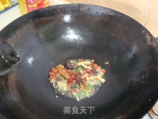 红烧黄豆猪蹄的做法步骤：2