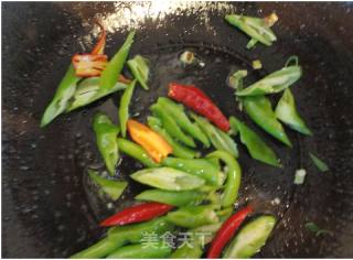 秋天的美食——杭椒炒青豆丹的做法步骤：2