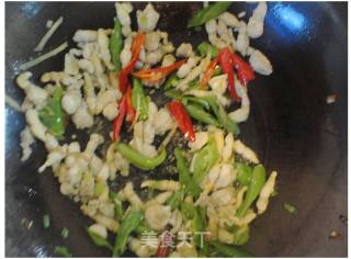 秋天的美食——杭椒炒青豆丹的做法步骤：2