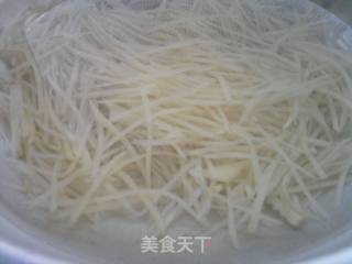 酸辣土豆丝的做法步骤：3