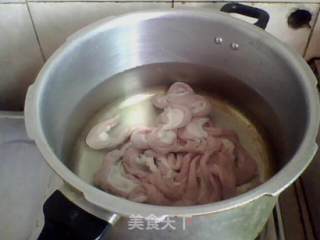 粉肠瘦肉粥的做法步骤：3