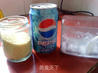 简单易做的<美味可乐鸡翅>的做法步骤：2