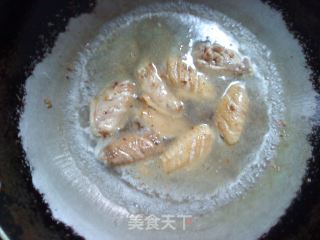 简单易做的<美味可乐鸡翅>的做法步骤：2
