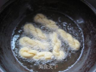 酥软小麻花的做法步骤：3