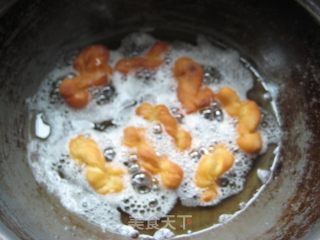 酥软小麻花的做法步骤：3