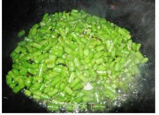 榄菜肉末豆角粒的做法步骤：2