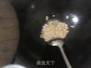 荷叶茶香炒米饭的做法步骤：2