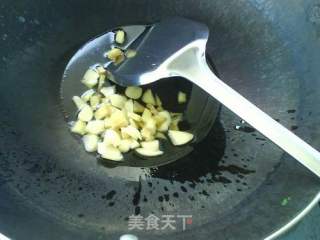 芹菜炒豆腐皮的做法步骤：4