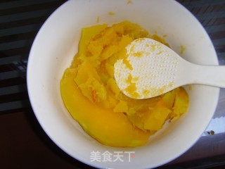 奶香南瓜豆腐羹的做法步骤：3