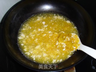 奶香南瓜豆腐羹的做法步骤：3