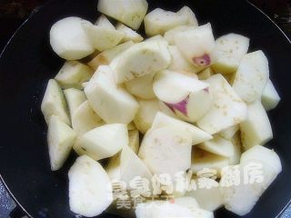 鱼香茄子的做法步骤：2
