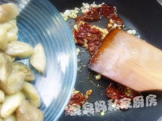 鱼香茄子的做法步骤：2
