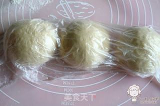 蜂蜜蛋黄土司的做法步骤：2