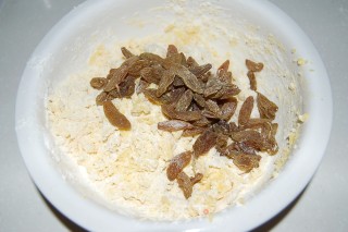 蛋奶葡萄酥的做法步骤：2