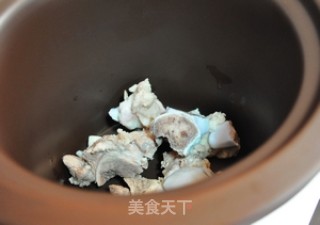 霸王花龙骨煲雪耳的做法步骤：2