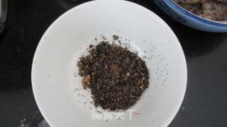 芝麻糯米饼（早餐的好东西）的做法步骤：3